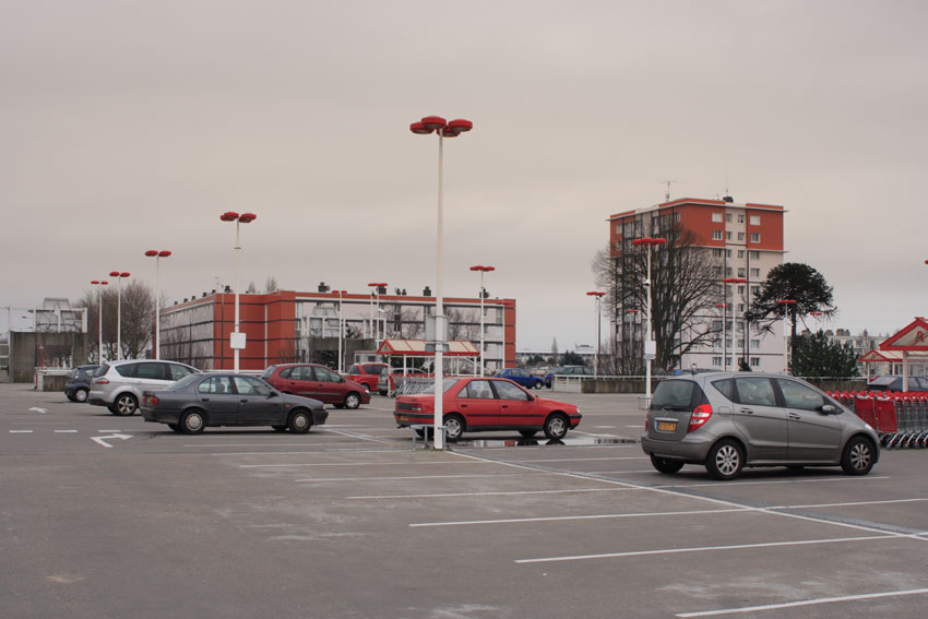 —◄o54►— Parking surélevé du centre commercial du Mont Gaillard...